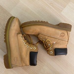 Girls Used Timberlands